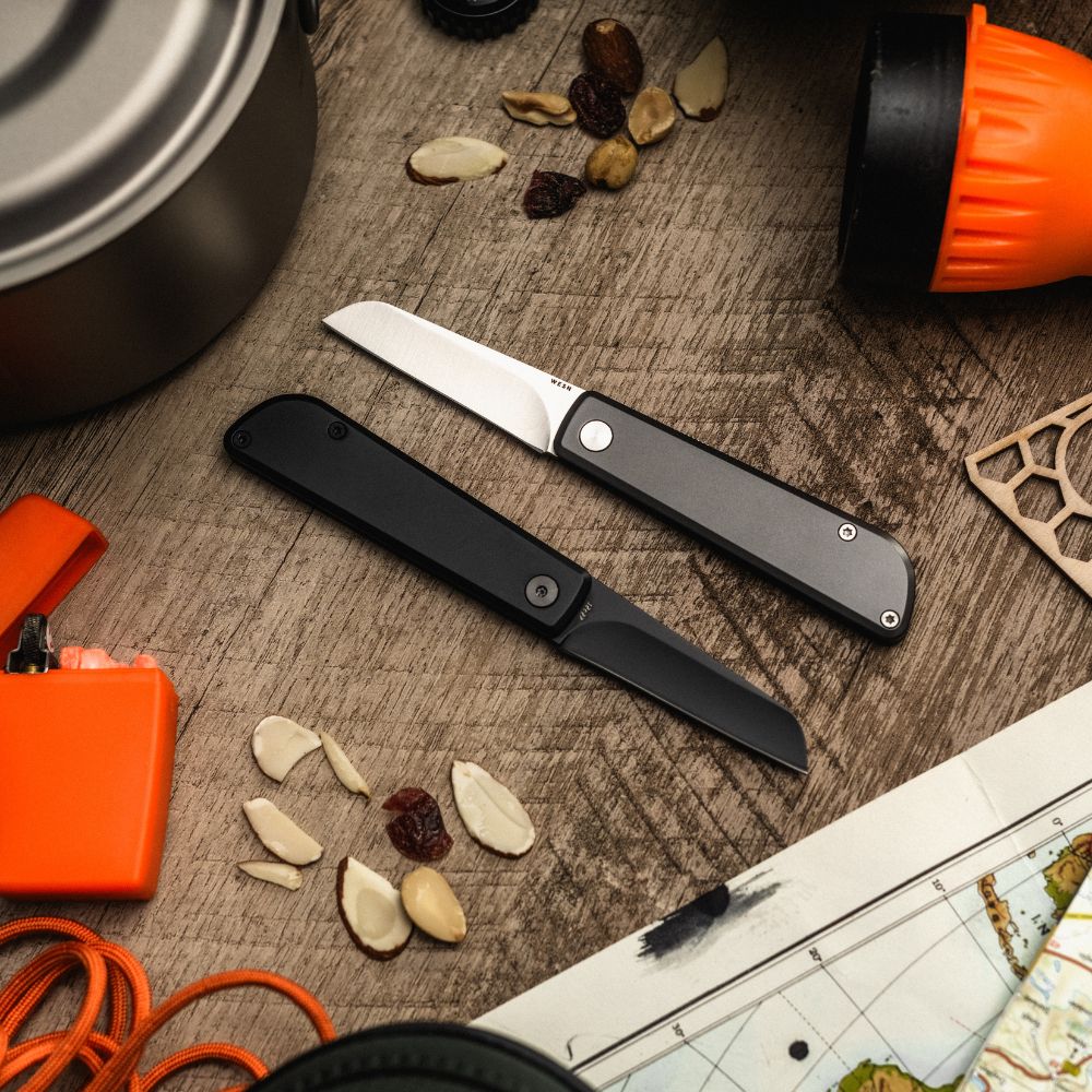 The Samla Compact Sheepsfoot Pocket Knife
